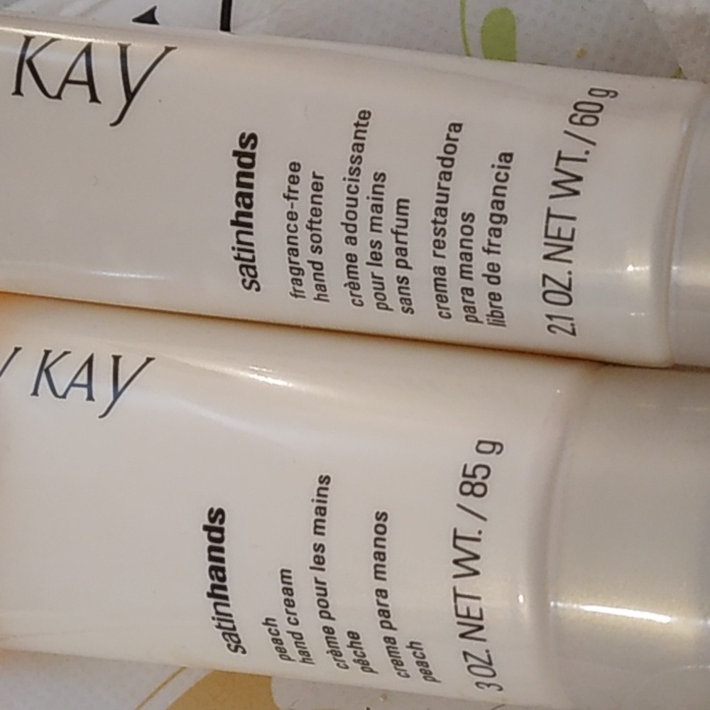 Mary Kay Satin Hands - Picture 2 of 7